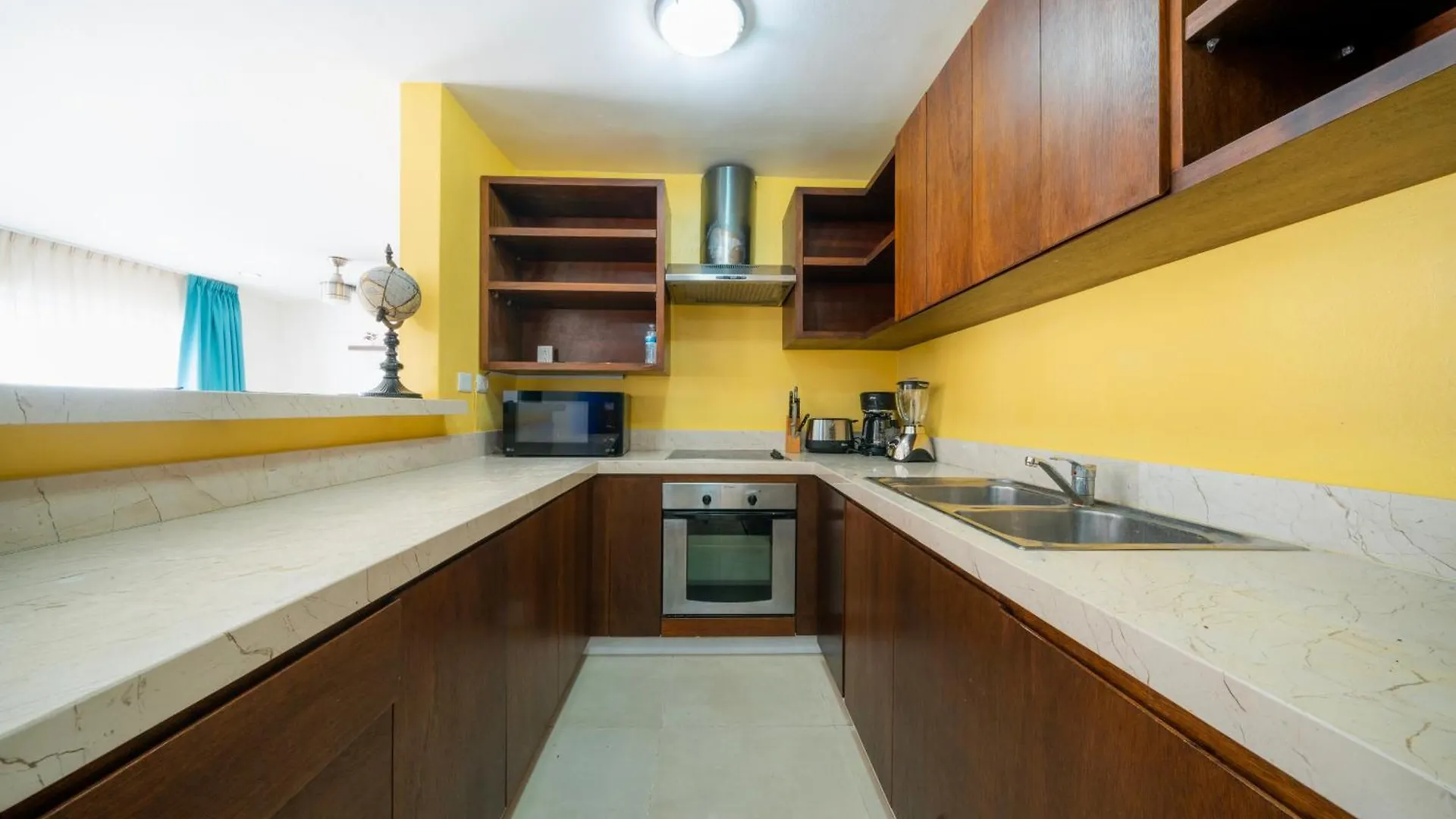 2 Bedroom Penthouse With Private Jacuzzi Next To Fifth Avenue And Beach - Plaza Paraiso A203 Playa del Carmen Apartment