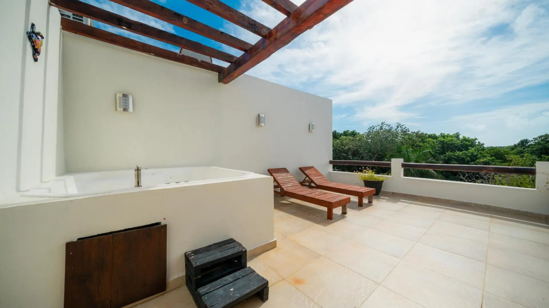 2 Bedroom Penthouse With Private Jacuzzi Next To Fifth Avenue And Beach - Plaza Paraiso A203 Playa del Carmen Apartmán