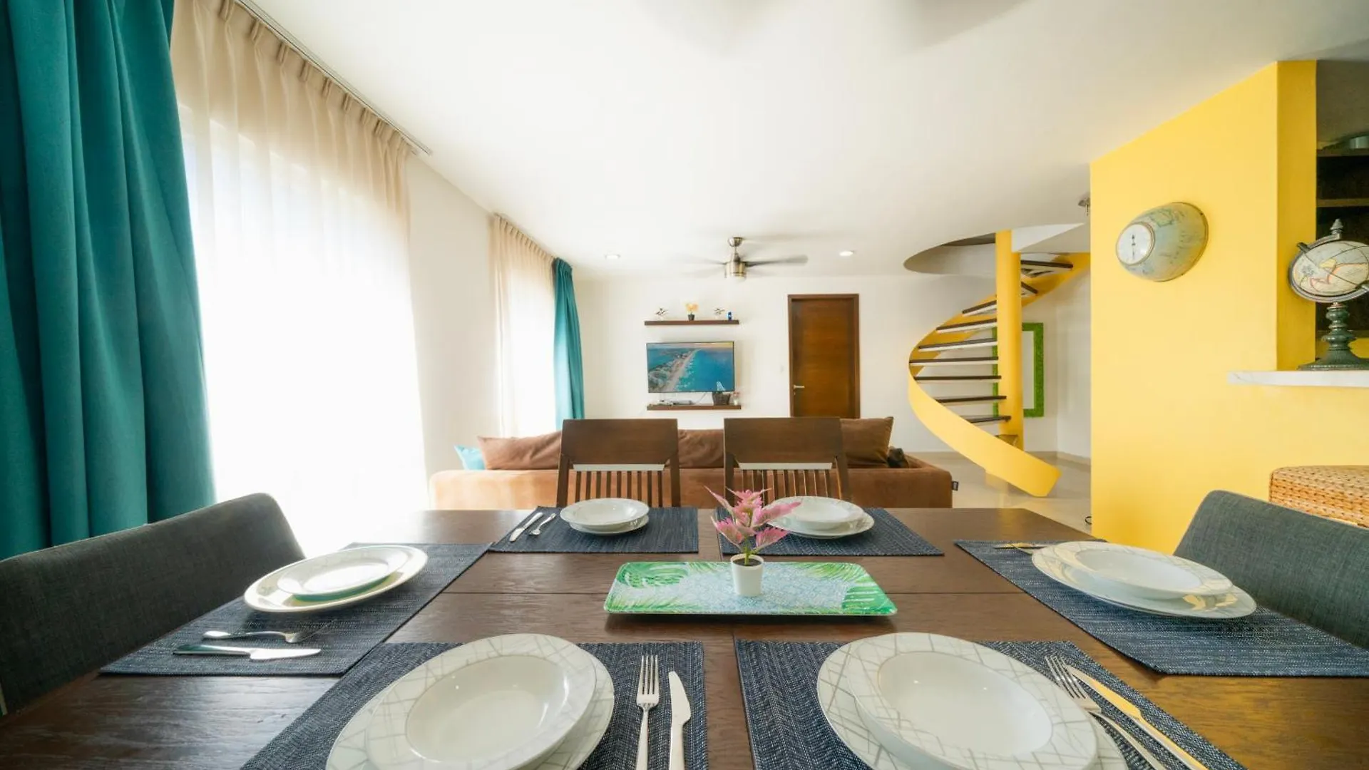 2 Bedroom Penthouse With Private Jacuzzi Next To Fifth Avenue And Beach - Plaza Paraiso A203 Playa del Carmen 0*,  Mexiko