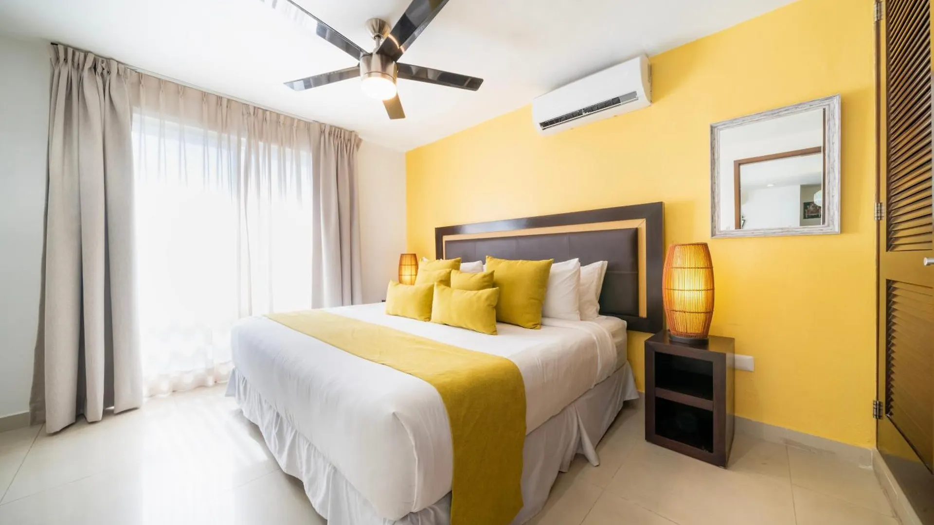 Apartament 2 Bedroom Penthouse With Private Jacuzzi Next To Fifth Avenue And Beach - Plaza Paraiso A203 Playa del Carmen