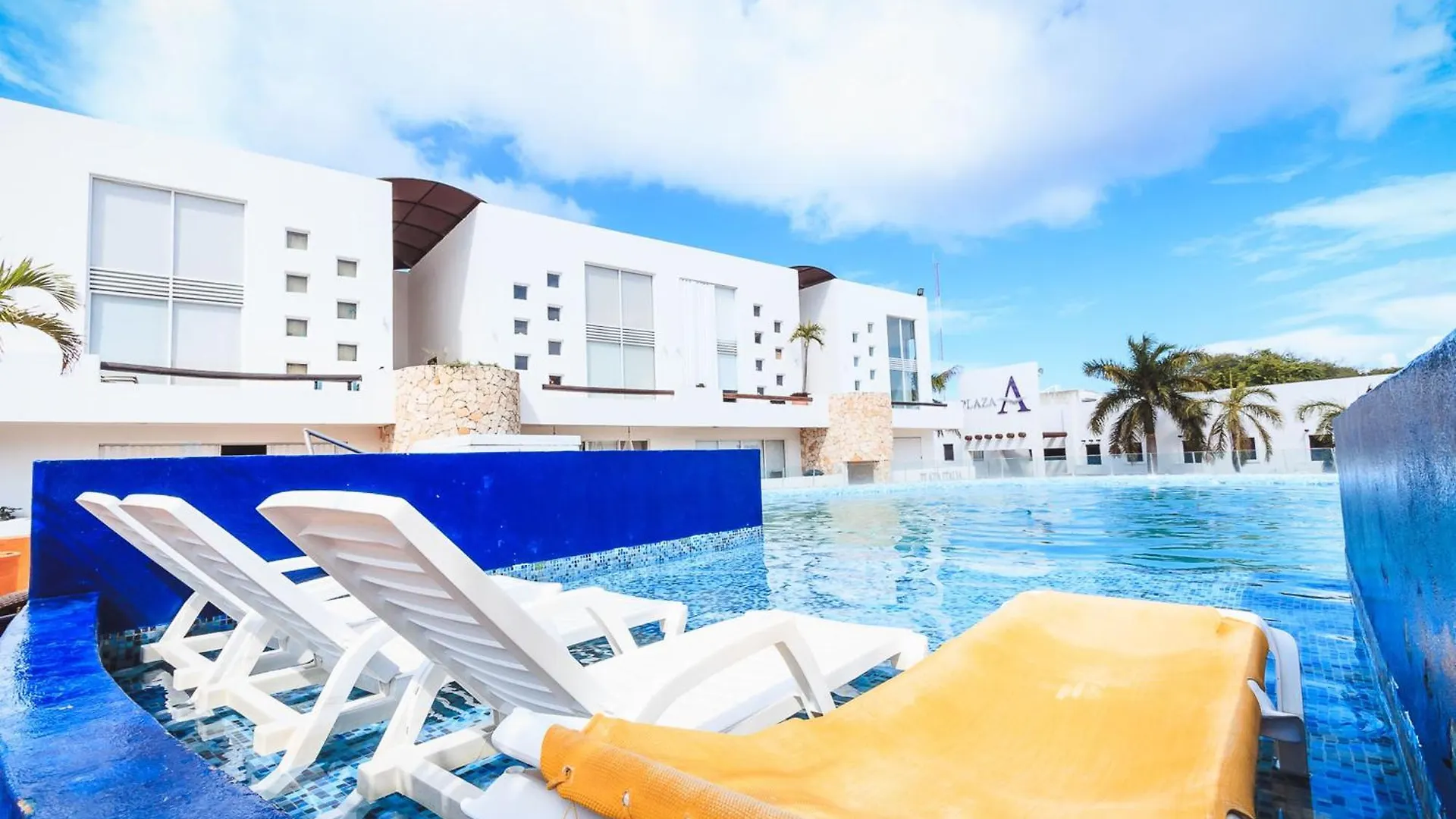 2 Bedroom Penthouse With Private Jacuzzi Next To Fifth Avenue And Beach - Plaza Paraiso A203 Playa del Carmen Meksyk